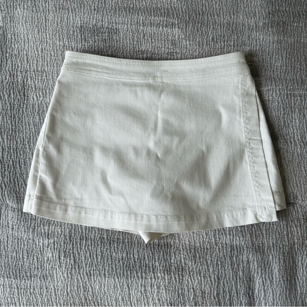 Alice + Olivia White Women's Skort